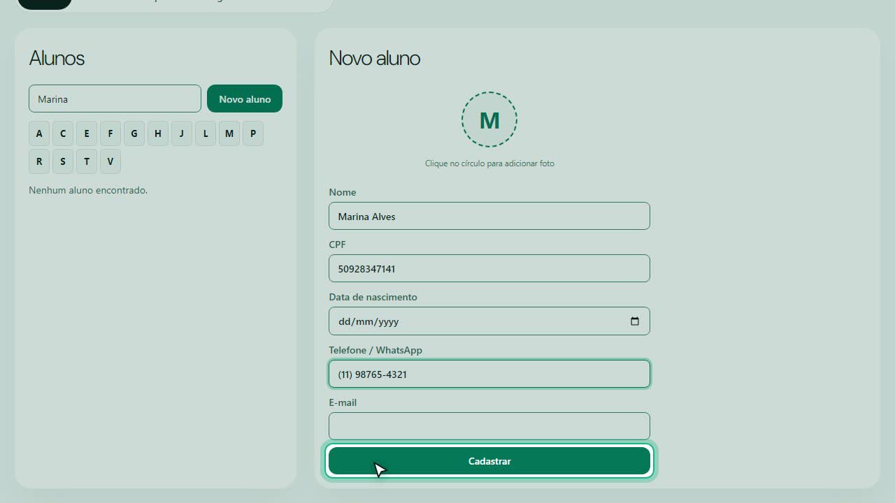 Pronto: a ficha completa da aluna já está aberta.